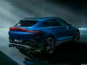 Aston Martin DBX707 2022