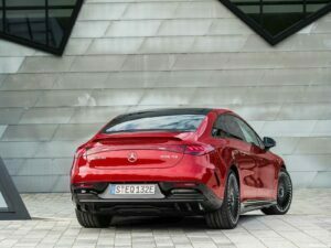 Mercedes AMG EQE 43 2023