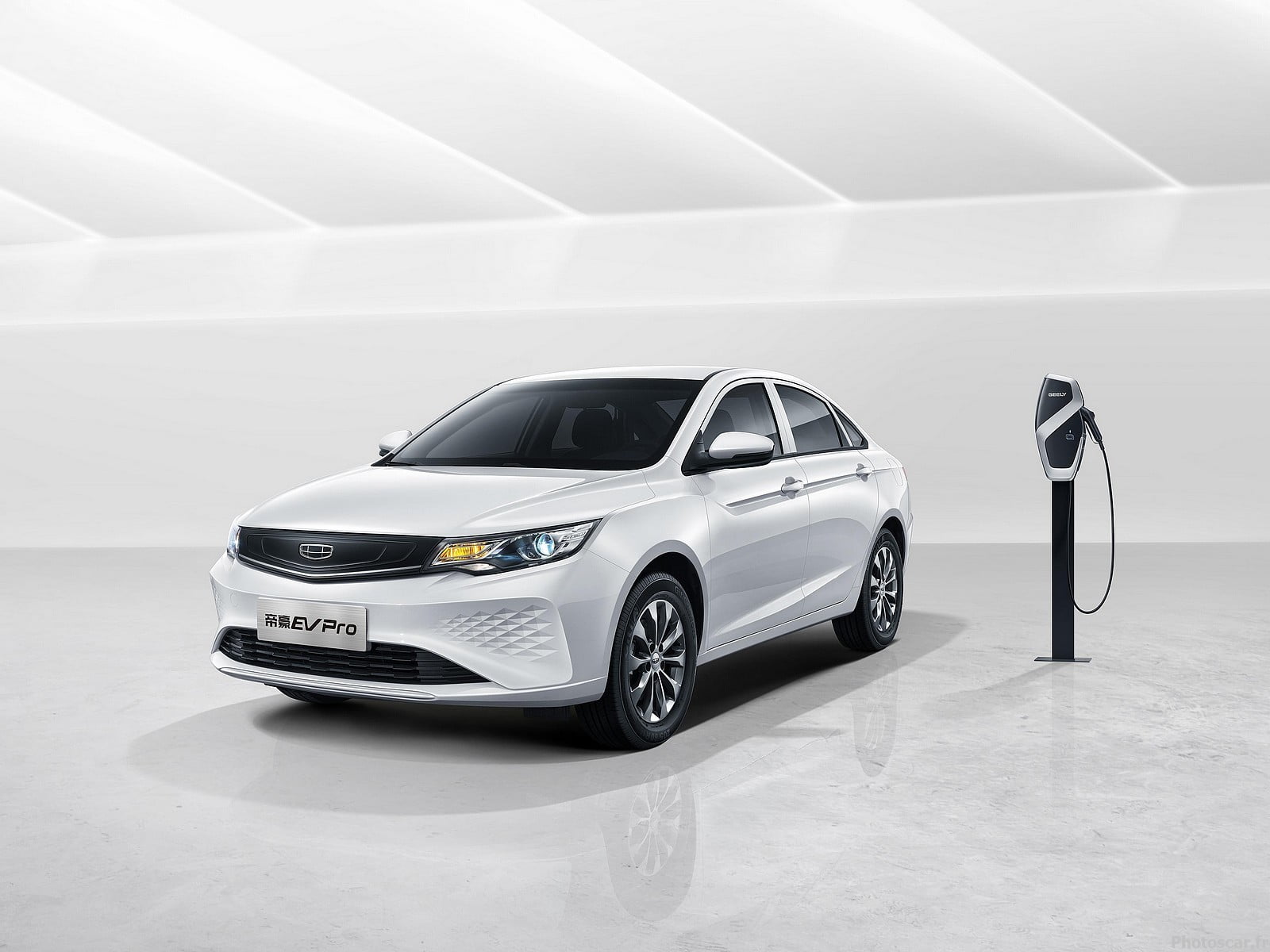 2021 Geely Emgrand EV Pro