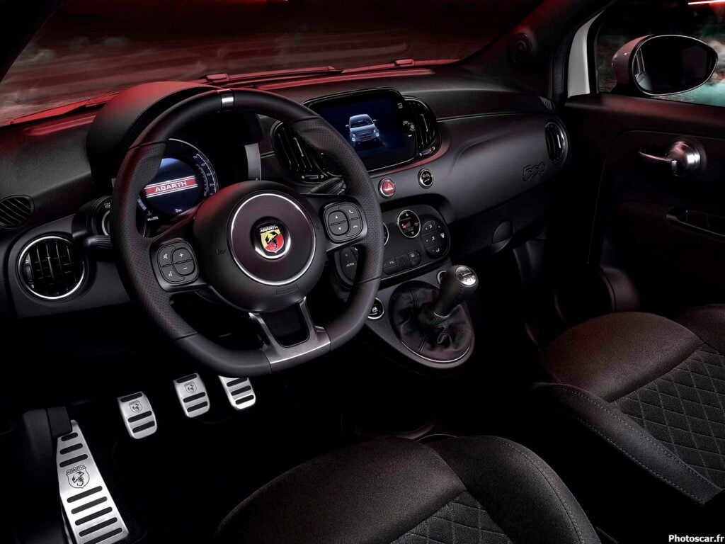 2022 Fiat Abarth 695 Turismo pack
