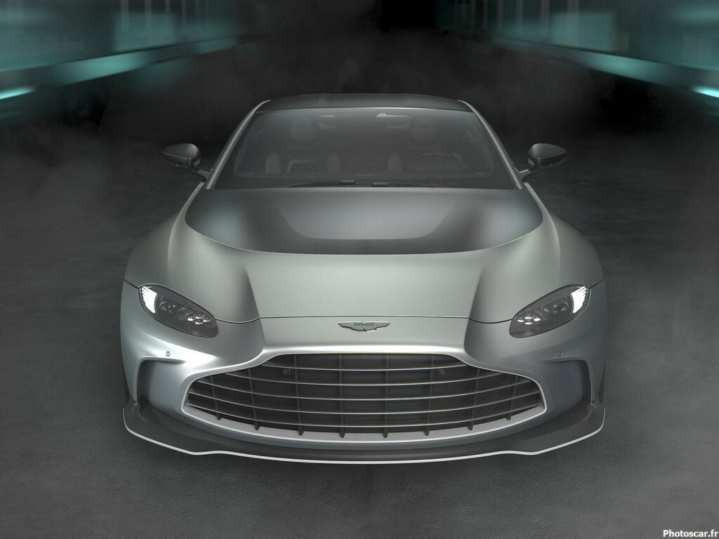 Aston Martin V12 Vantage 2023