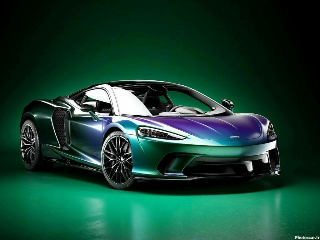 2022 McLaren GT Neon Spectrum par MSO