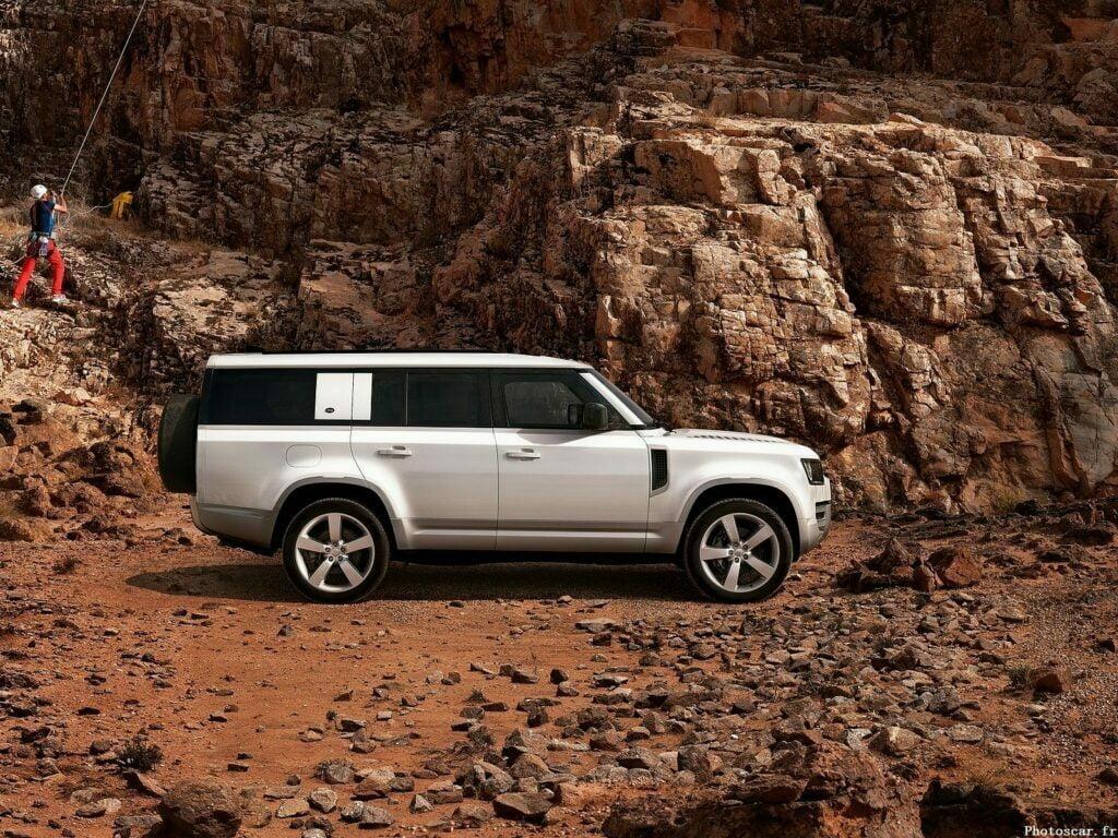 Land Rover Defender 130 2023