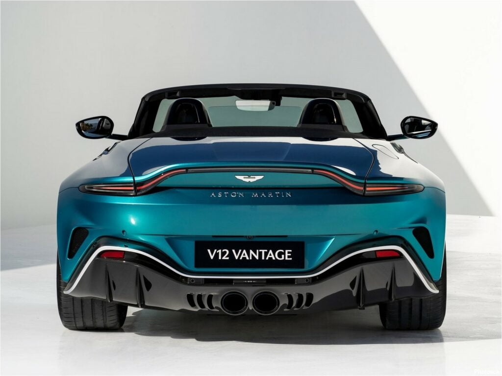 Aston Martin V12 Vantage Roadster 2023