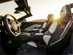Aston Martin V12 Vantage Roadster 2023