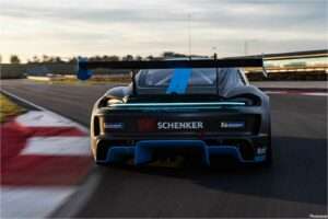 2022 Porsche GT4 E-Performance