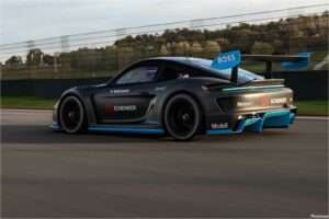 2022 Porsche GT4 E-Performance