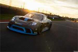2022 Porsche GT4 E-Performance