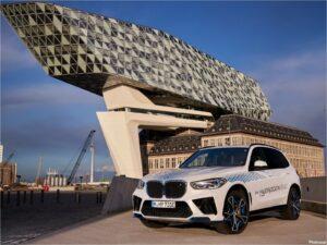 BMW iX5 Hydrogen Concept 2023