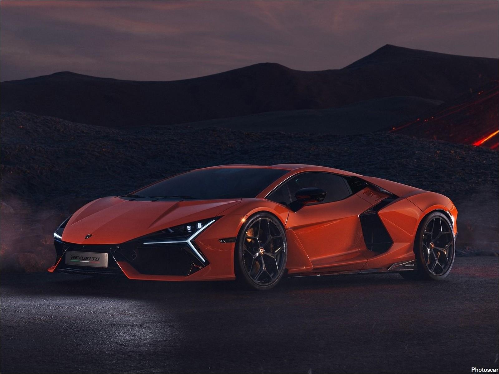 Lamborghini Revuelto 2024
