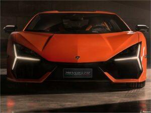 Lamborghini Revuelto 2024