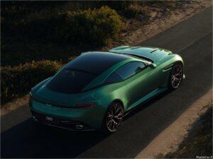 Aston Martin DB12 2024