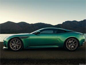 Aston Martin DB12 2024