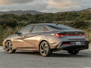 Hyundai Elantra 2024