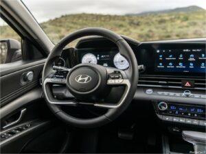Hyundai Elantra 2024