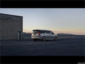 Volvo EM90 2024