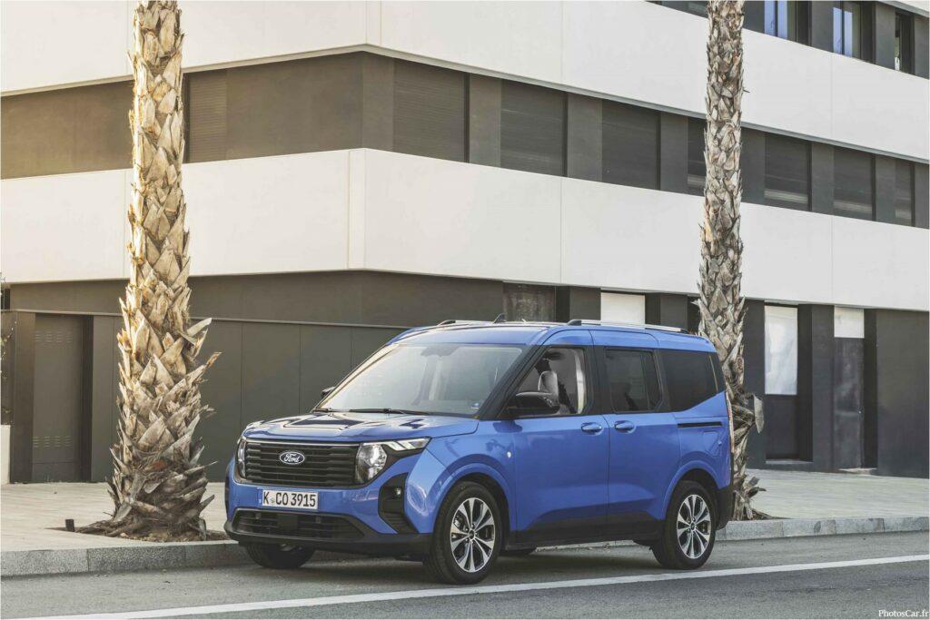 Ford Tourneo Courier Titanium 2024