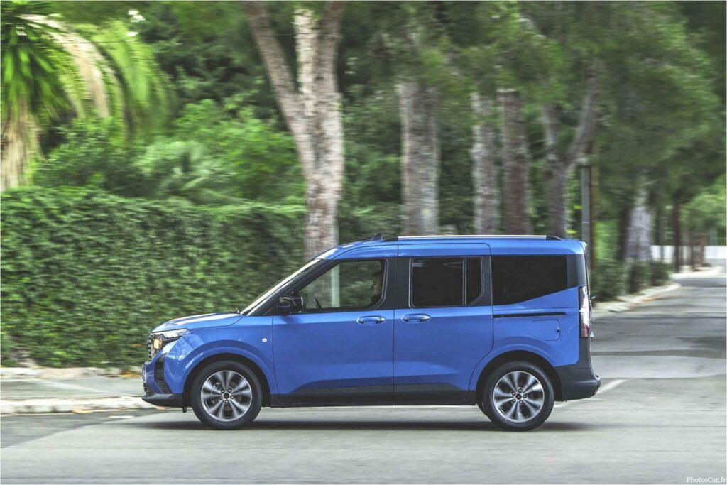 Ford Tourneo Courier Titanium 2024