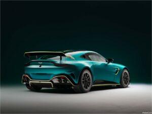 Aston Martin Vantage GT4 2024