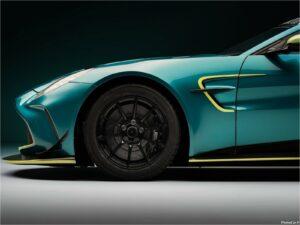 Aston Martin Vantage GT4 2024