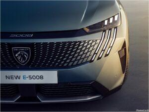 Peugeot E-5008 2025