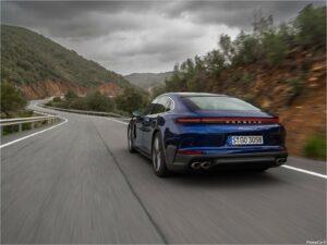 Porsche Panamera 4 2024