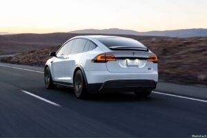 Tesla Model X 2024