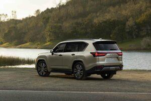 Lexus LX 700h Luxe 2025