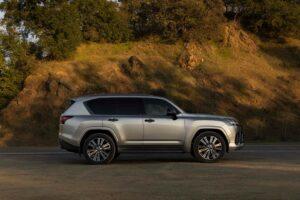 Lexus LX 700h Luxe 2025
