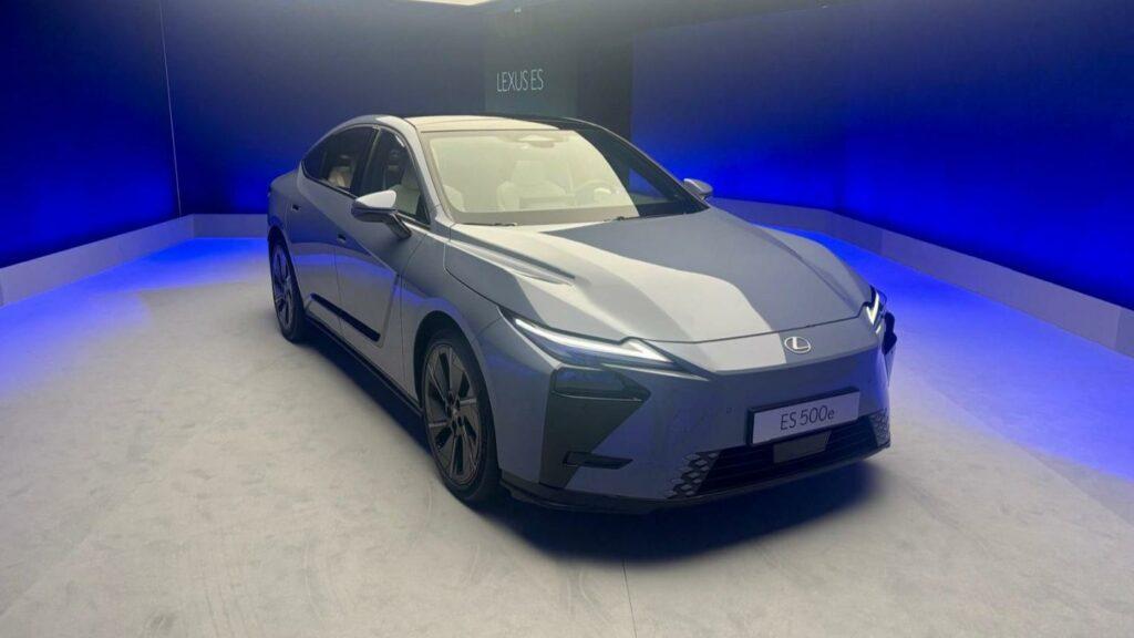 Lexus ES 500e 2026