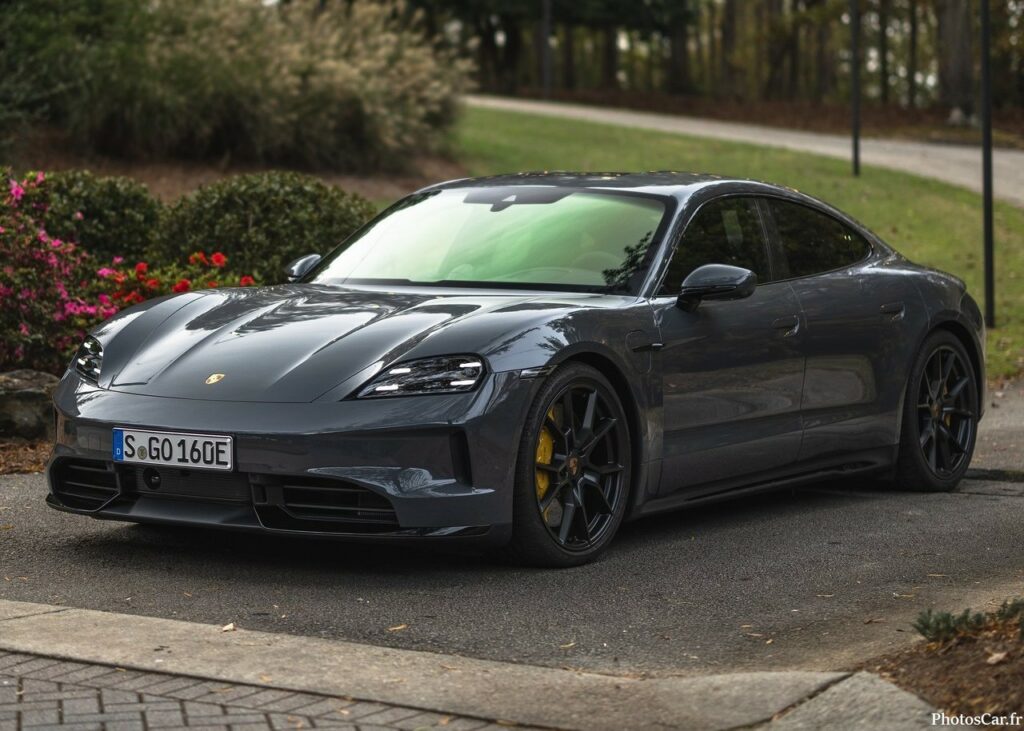 Porsche Taycan GTS 2025